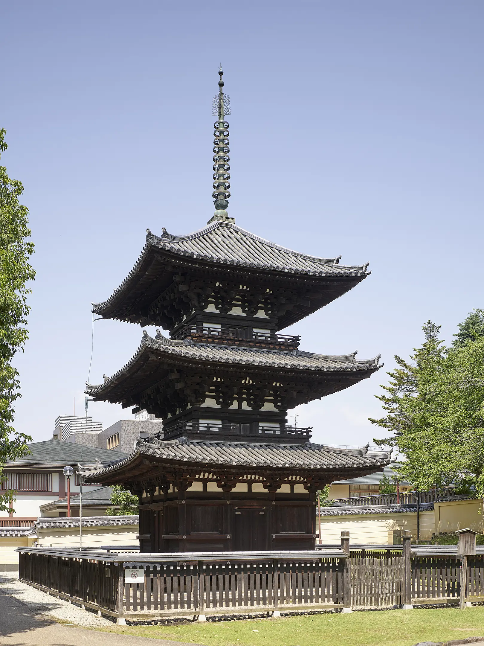 興福寺 三重塔 | スポット一覧 | 【公式】奈良市観光コンシェルジュ