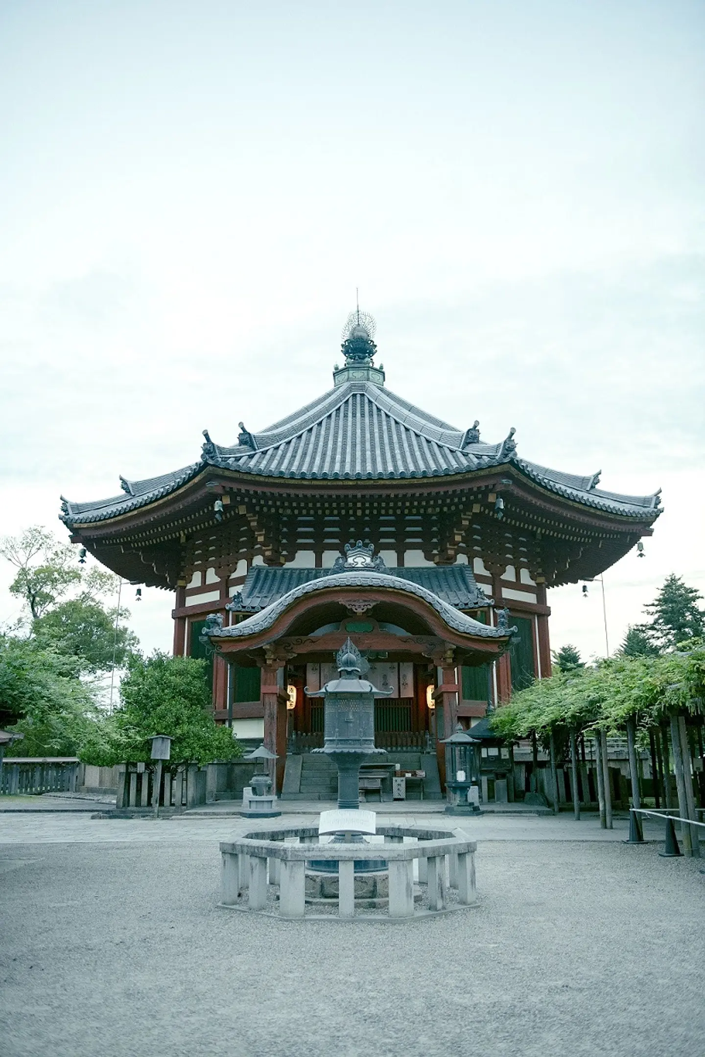 興福寺 南円堂 | スポット一覧 | 【公式】奈良市観光コンシェルジュ