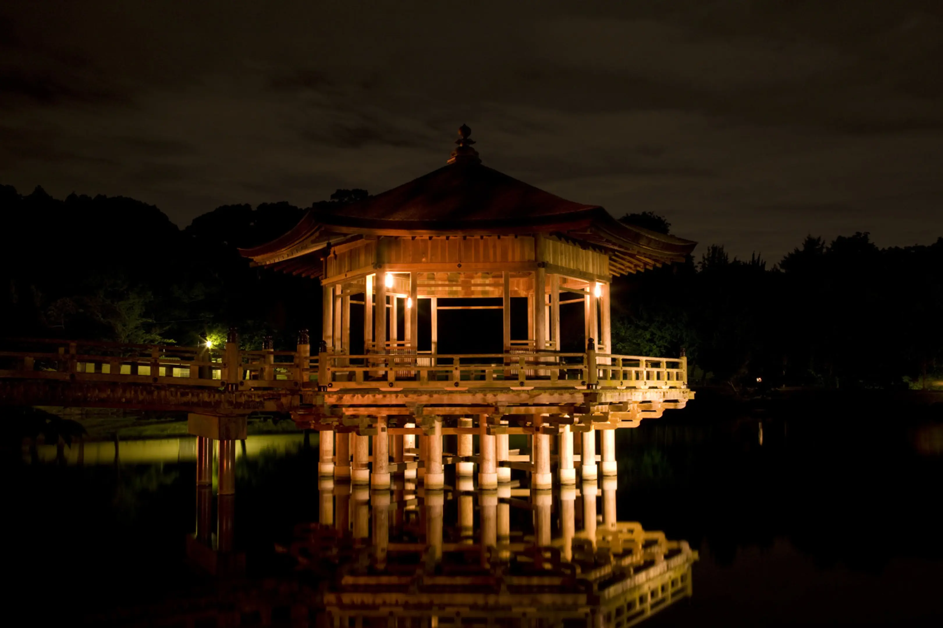 照明デザイン　写真提供：(株)石井幹子デザイン事務所