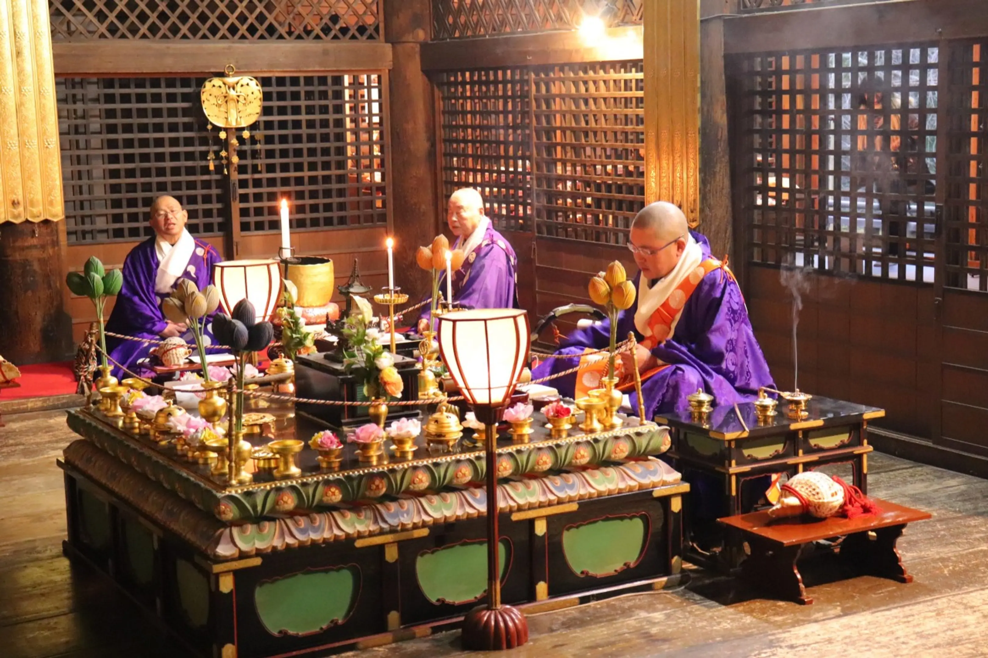 写真提供：霊山寺