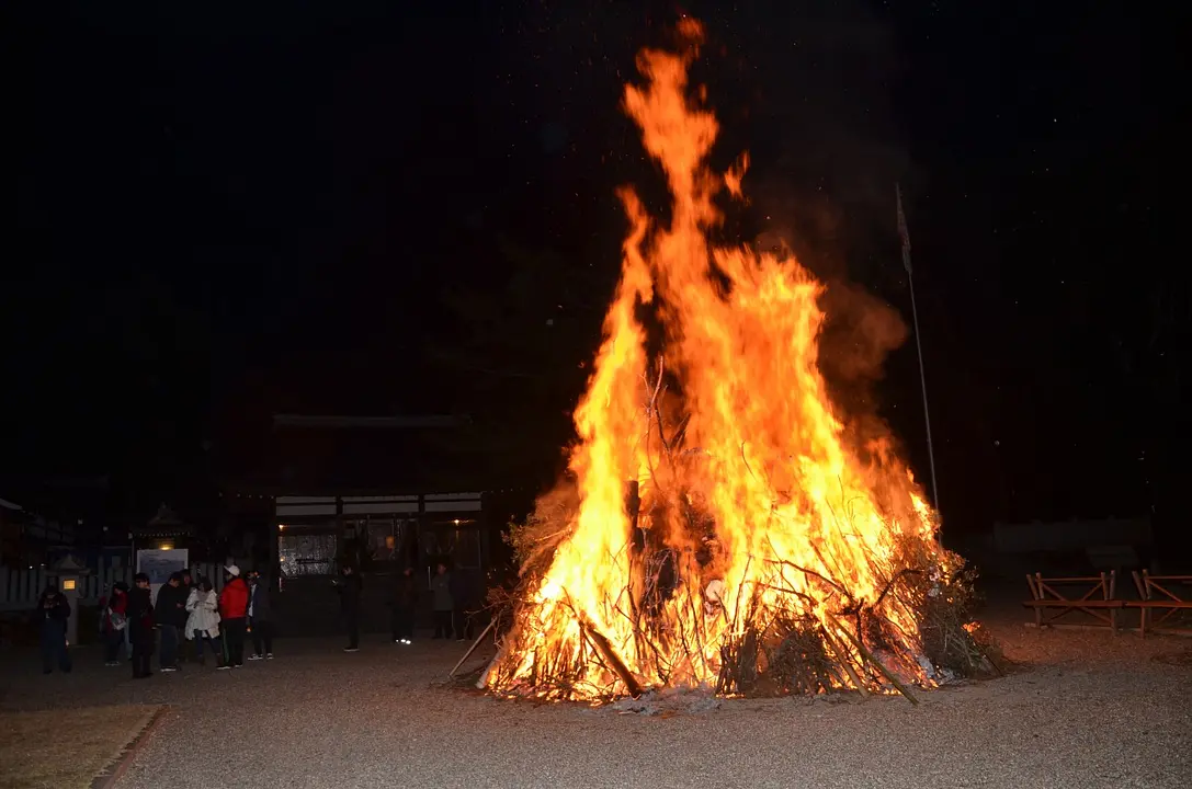日頃の罪を祓い、新年を迎える。大祓式・御火焚祭／奈良県護国神社