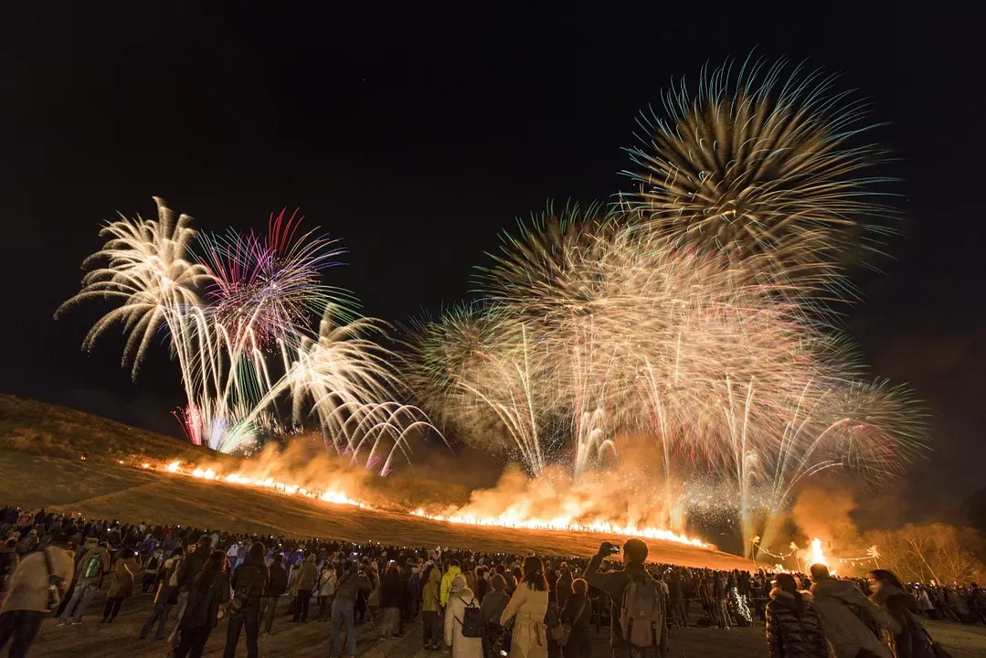若草山焼き行事／若草山