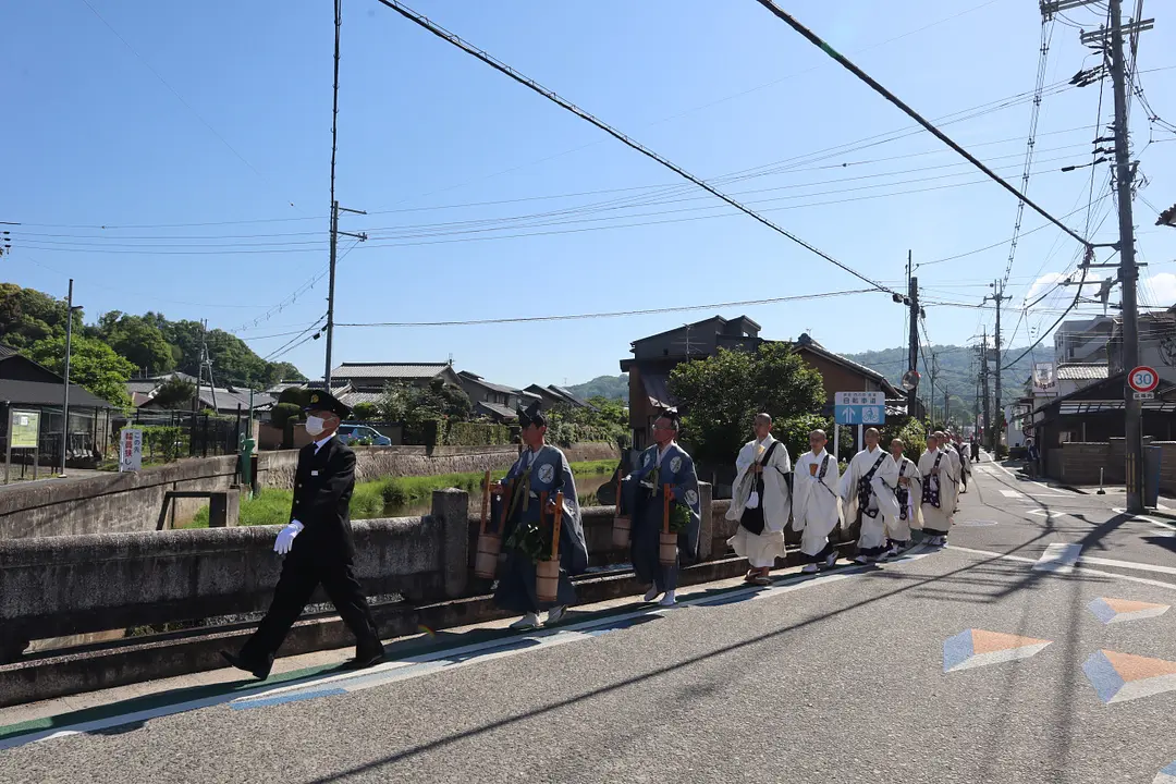 山陵祭　聖武天皇陵参拝／東大寺