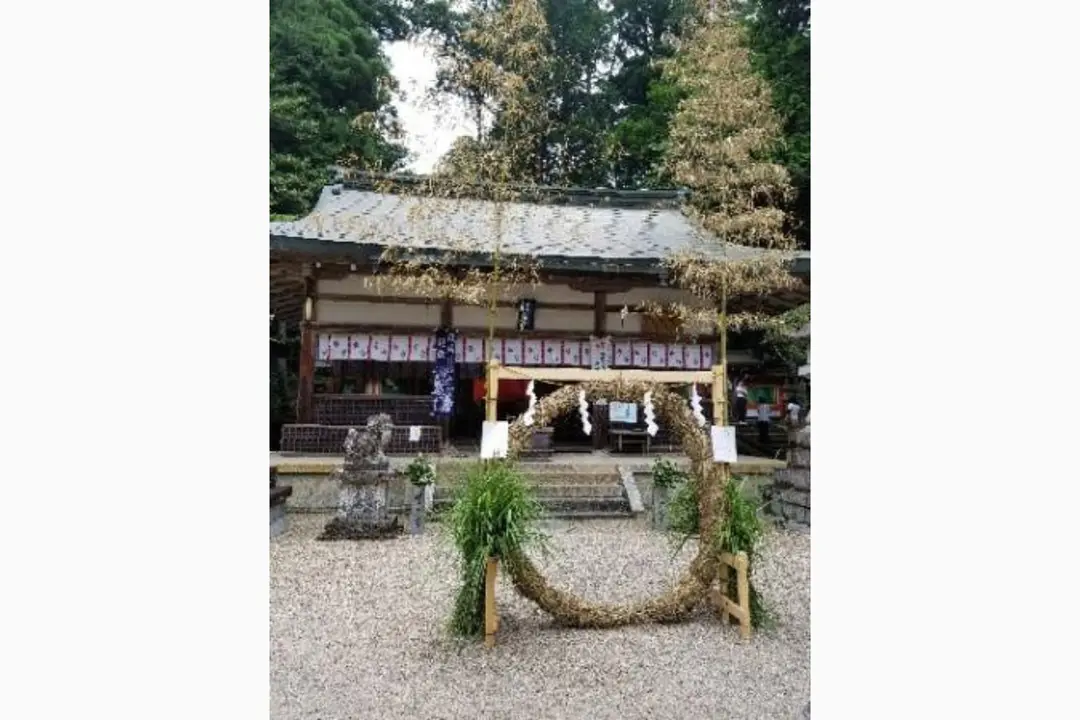 茅の輪をくぐって災厄をはらう。大祓い式／都祁水分神社